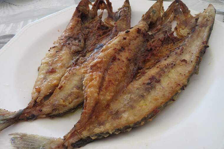 Caballa enlatada en aceite escurrida