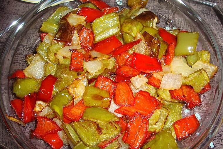 Detalle de calamares en aceite vegetal