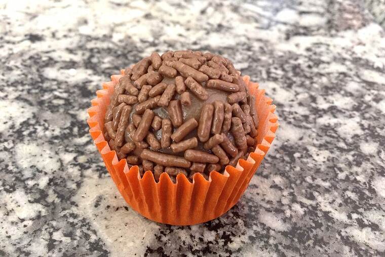 Detalle de chocolate con nueces de macadamia