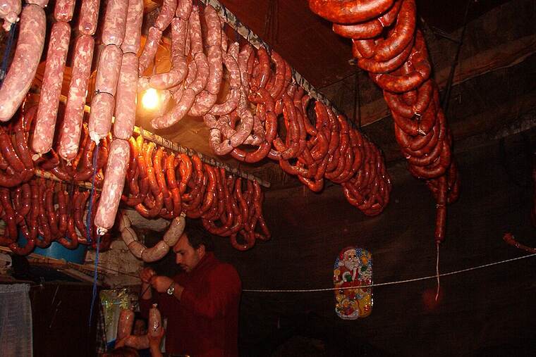 Chorizo, ingrediente de patatas a la riojana