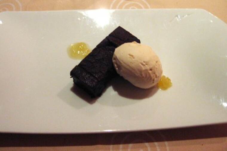 Detalle de crema de chocolate con avellanas