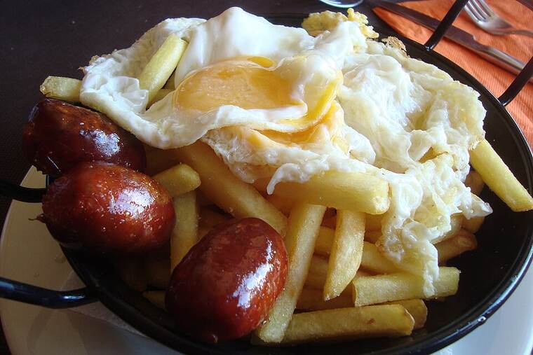Huevo de gallina frito