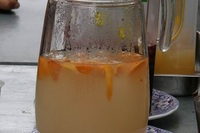 Limonada, uno de los ingredientes de receta de limonada de fiesta