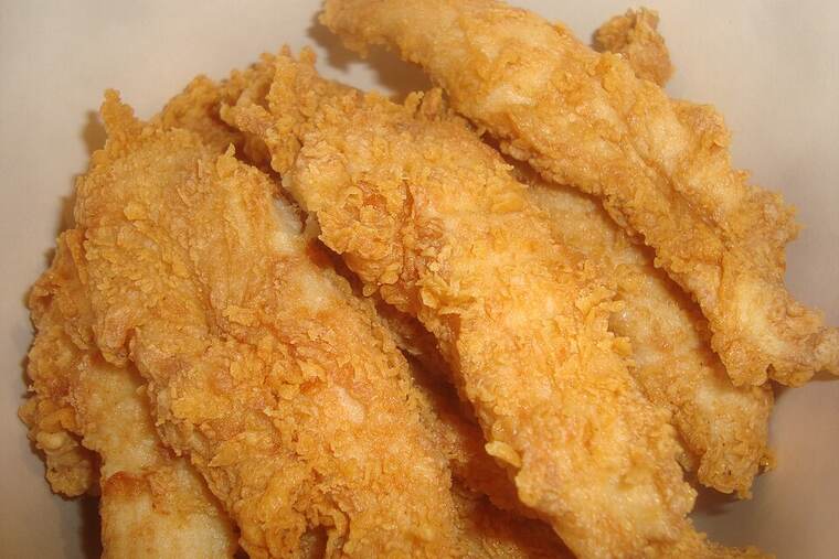 Pollo empanado frito