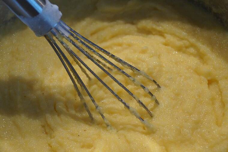 Detalle de puré de patata con leche