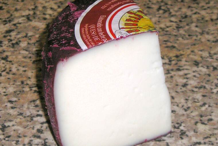 Detalle de queso de murcia al vino
