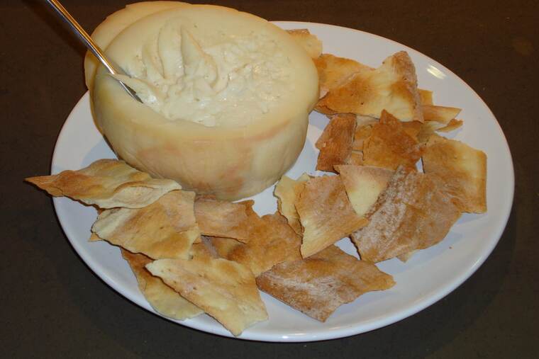 Queso torta del casar