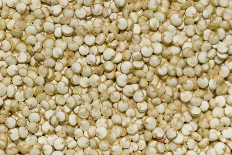 Detalle de quinoa cruda