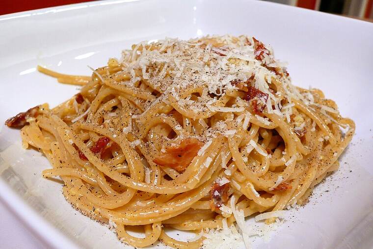 Salsa carbonara, ingrediente de receta de salsa de alcachofa caliente