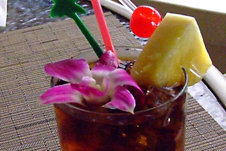 Zumo de piña y uva
