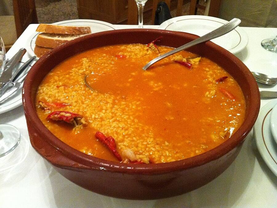 Arroz caldoso con pollo y verduras