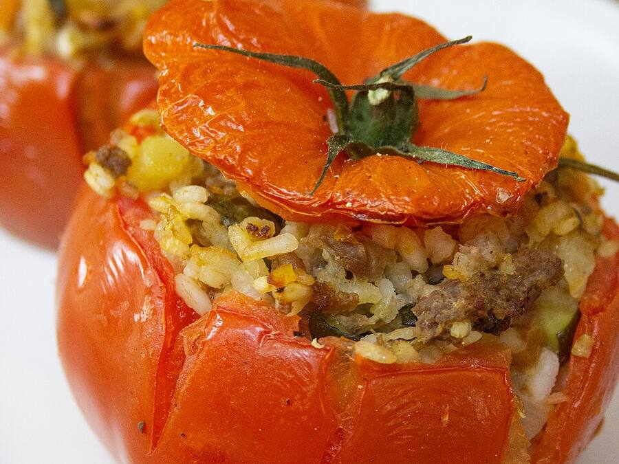 Pasta con atún y tomate