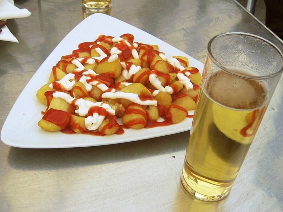 Patatas bravas caseras