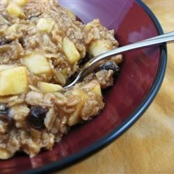 Receta cremosa de avena, manzana, canela y pasas