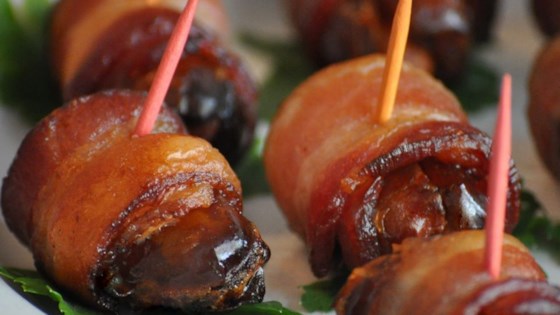 Receta de aperitivo de tocino y dátiles