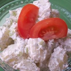 Receta de ensalada de patata con crema agria y eneldo