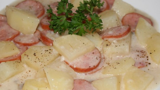 Receta de Kielbasa y papas horneadas