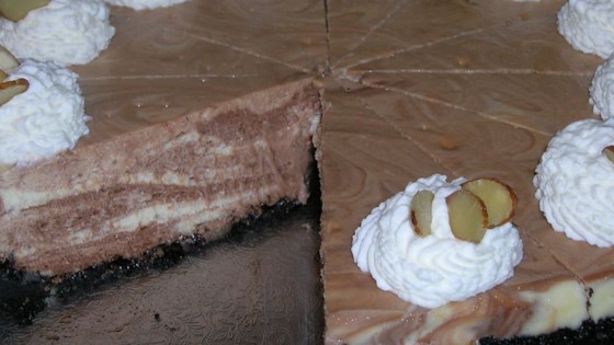 Receta de pastel de queso marmoleado con almendras y chocolate