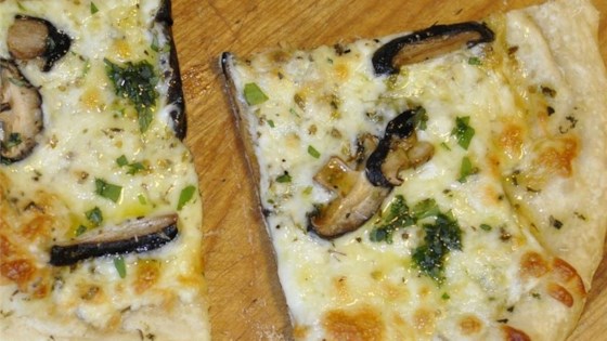 Receta de pizza blanca con boletus