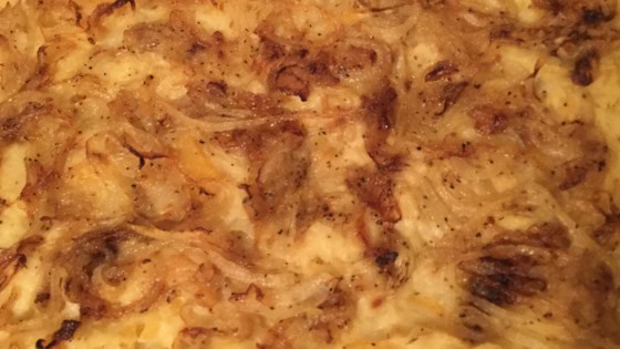 Receta de puré de patata, colinabo y guiso de chirivía con cebollas caramelizadas