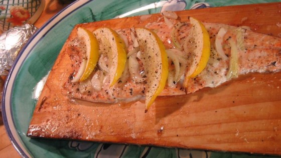 Receta de salmón en tablones de cedro canadiense