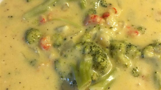 Receta de sopa de brócoli, langosta y queso