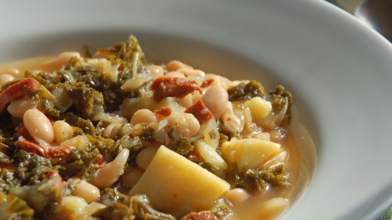 Receta de sopa de col rizada portuguesa