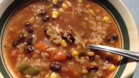 'Receta de sopa de frijoles negros de Beezie'