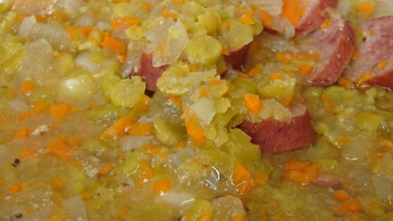 Receta de sopa de salchicha de guisantes partidos en olla de cocción lenta