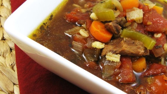 Receta de sopa de verduras con cebada y res