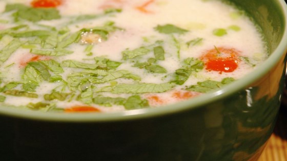 Receta de Tom Ka Gai (sopa de pollo con coco)