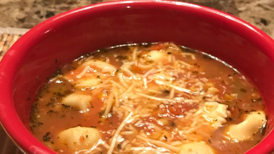 Receta fácil de sopa de tortellini