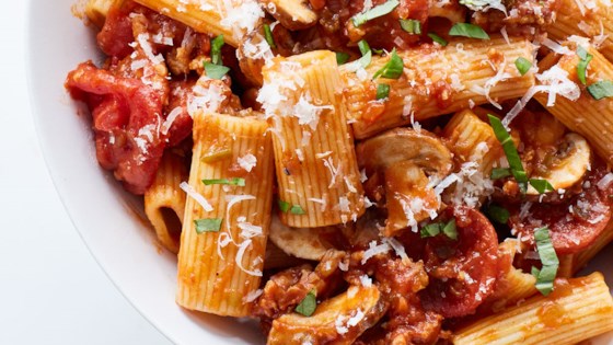 Rigatoni con Receta de Acentos de Pizza