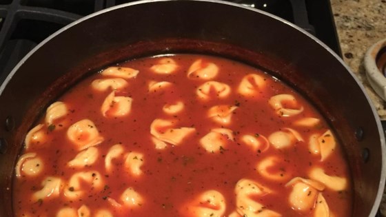 Sopa de tomate al minuto con receta de tortellini