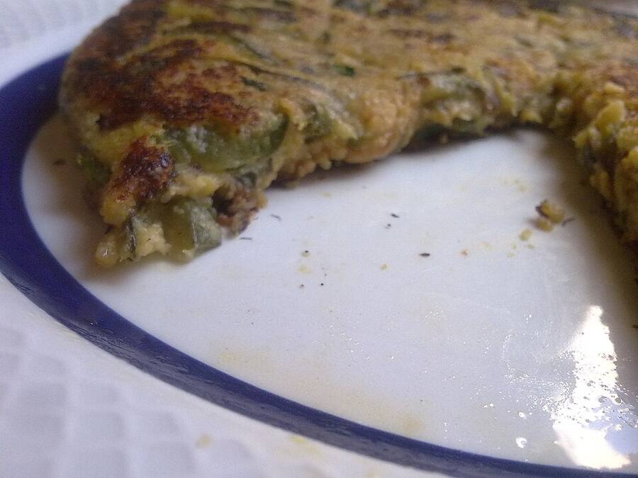 Tortilla de calabacín y cebolla
